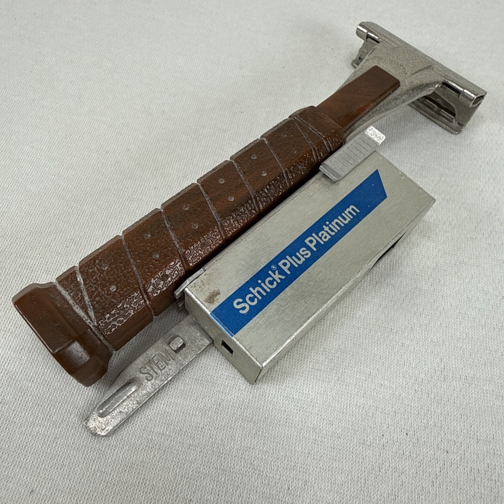 Vintage SCHICK Grip Injector Single Edge Safety Razor Brown Ribbed Handle